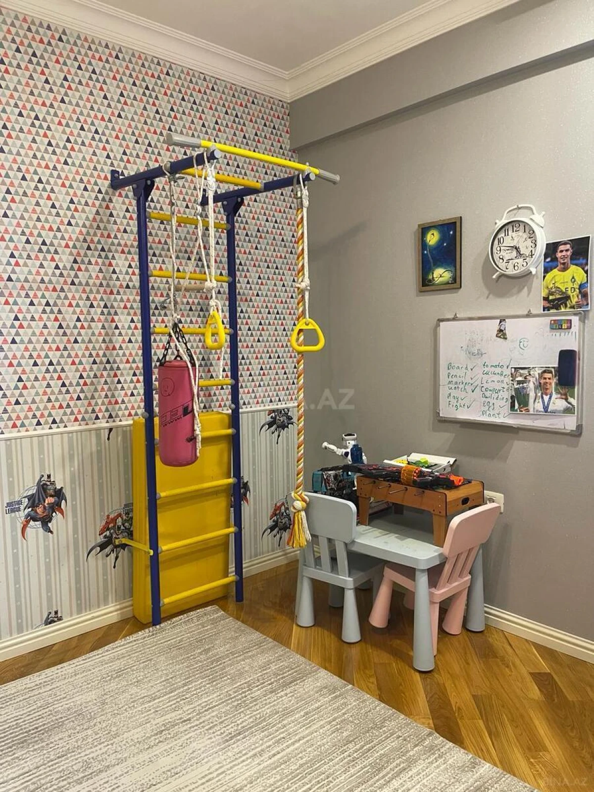 Satılır 4 otaqlı mənzil 168 m²