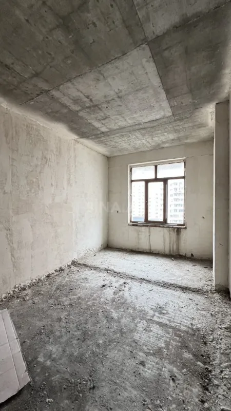 Satılır 4 otaqlı mənzil 200 m²
