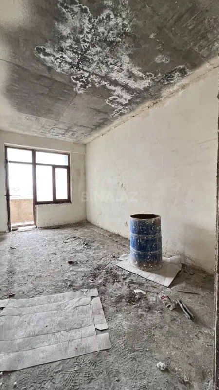 Satılır 4 otaqlı mənzil 200 m²