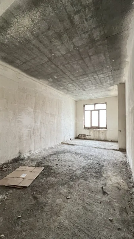 Satılır 4 otaqlı mənzil 200 m²