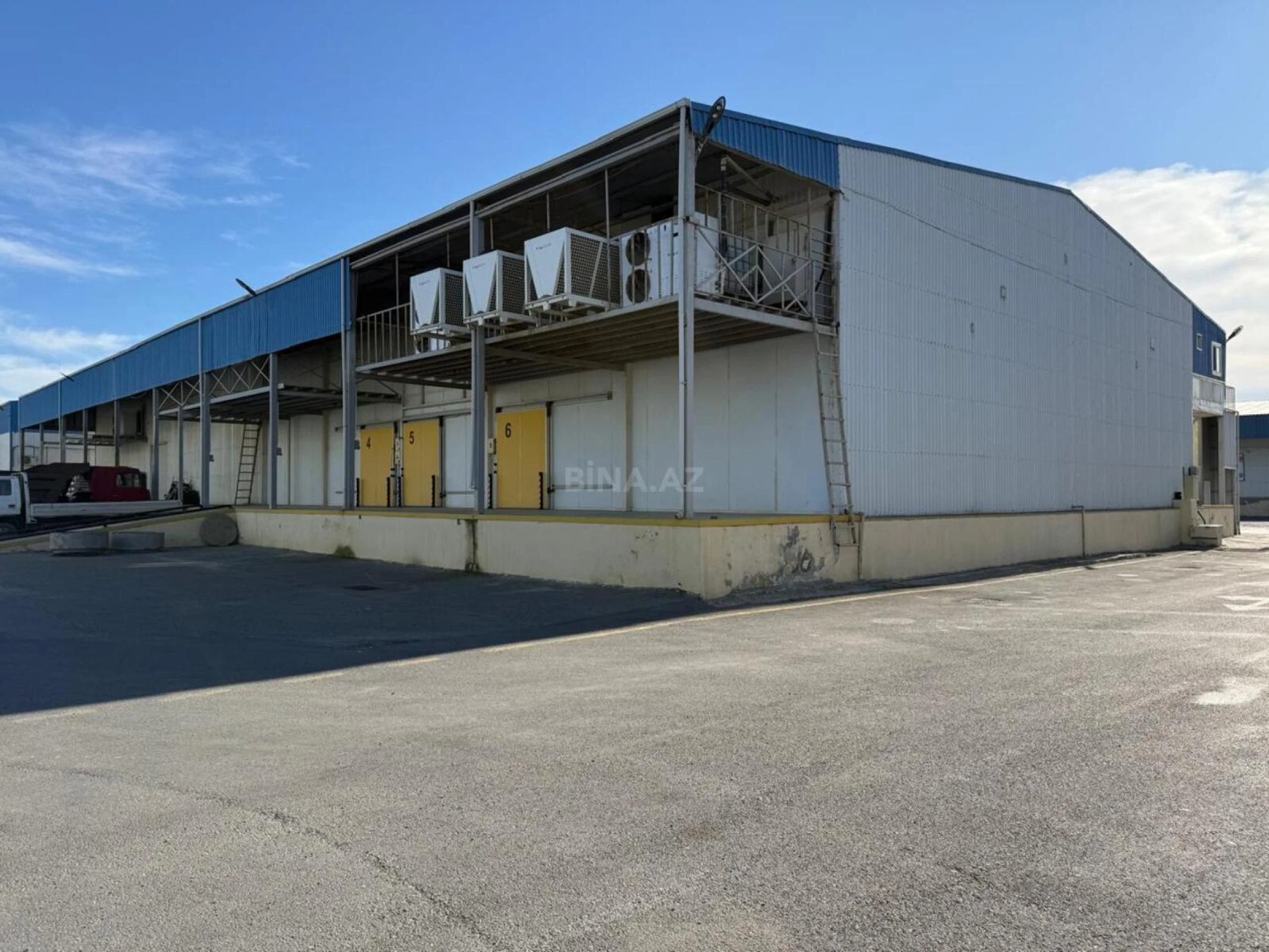 Satılır obyekt 768 m²