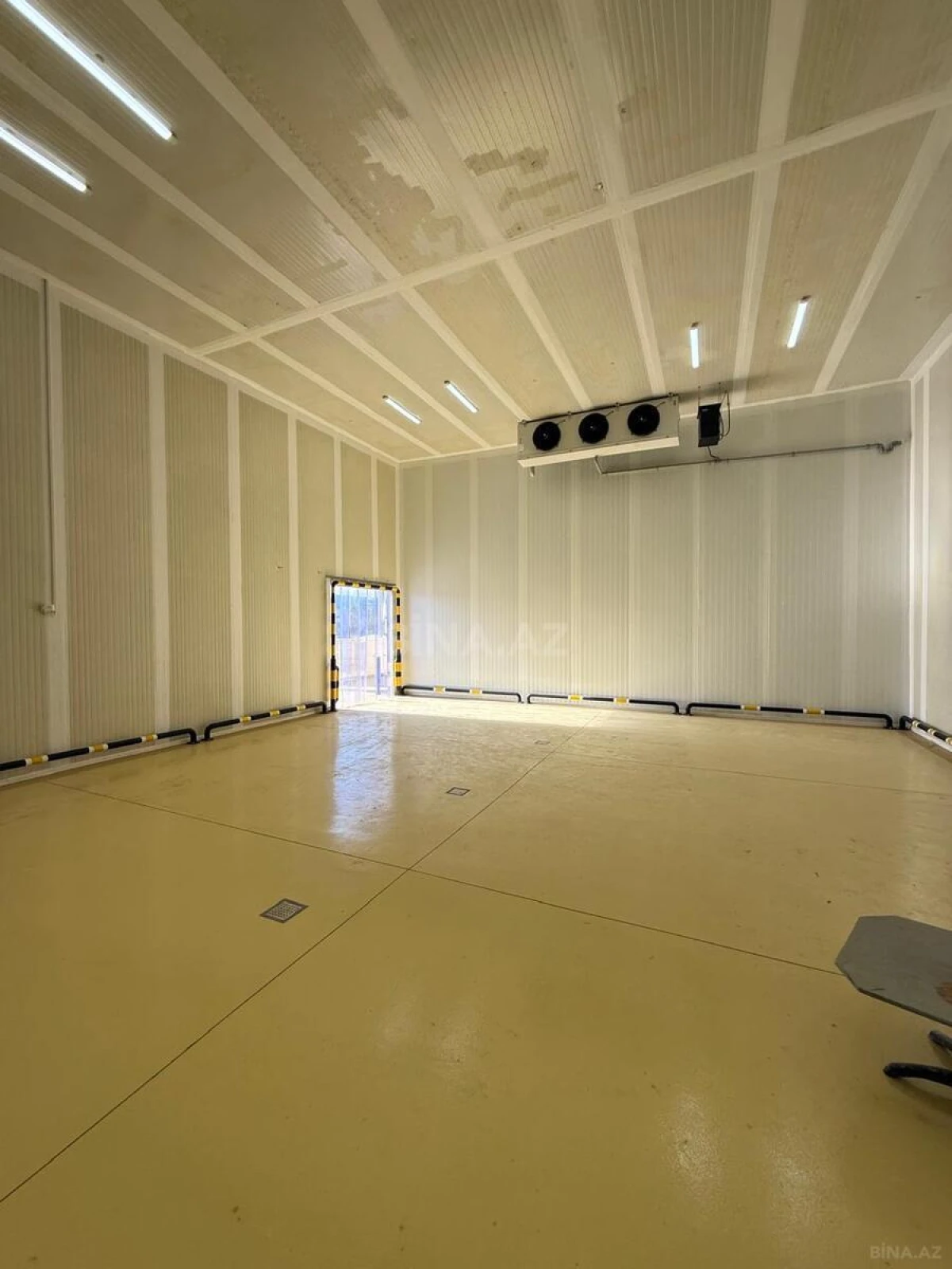 Satılır obyekt 768 m²