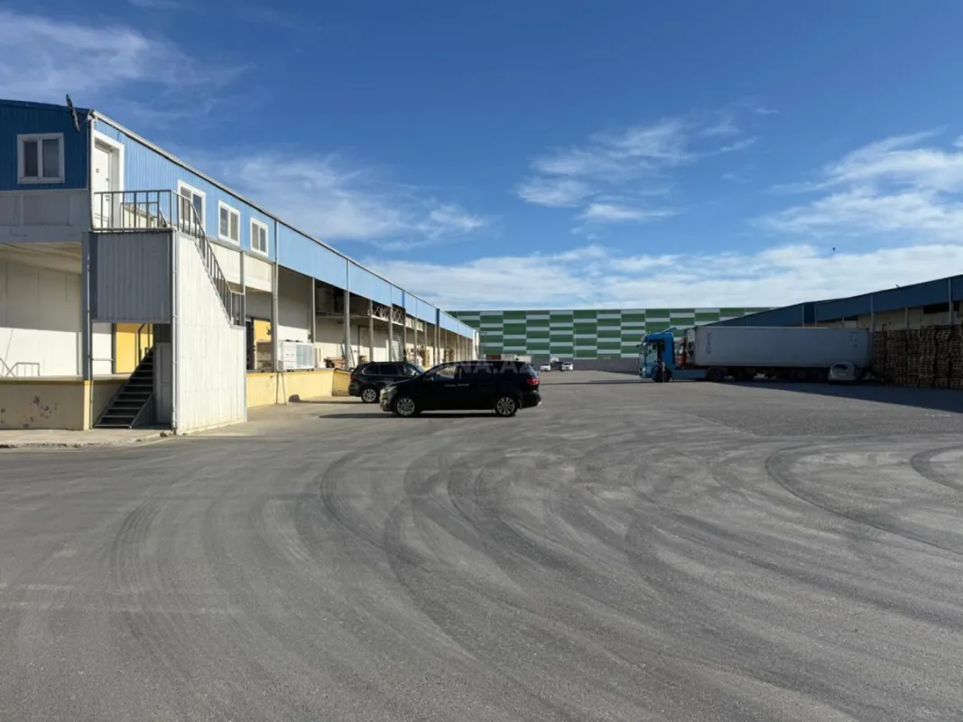 Satılır obyekt 768 m²