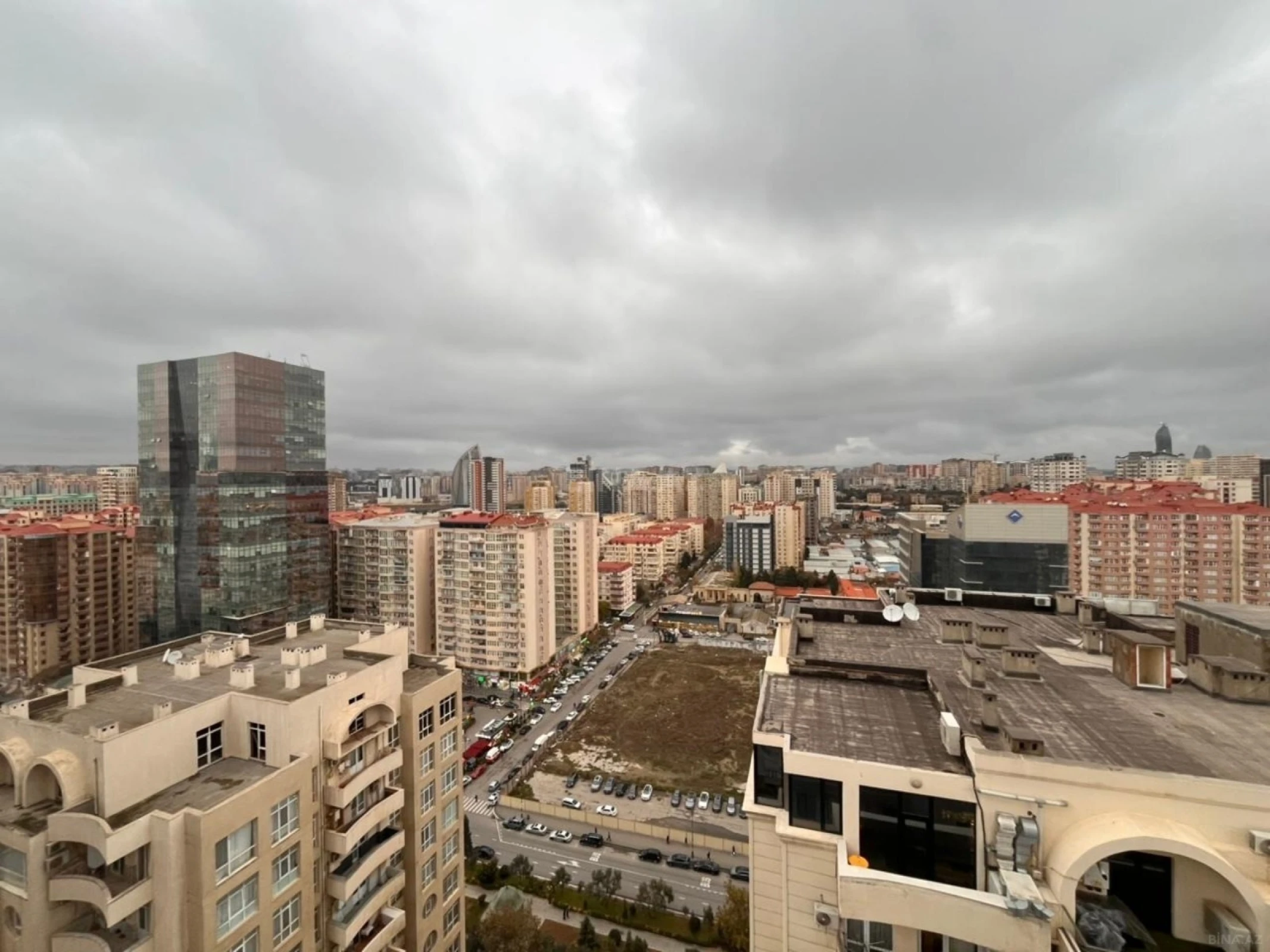 Satılır 3 otaqlı mənzil 106 m²
