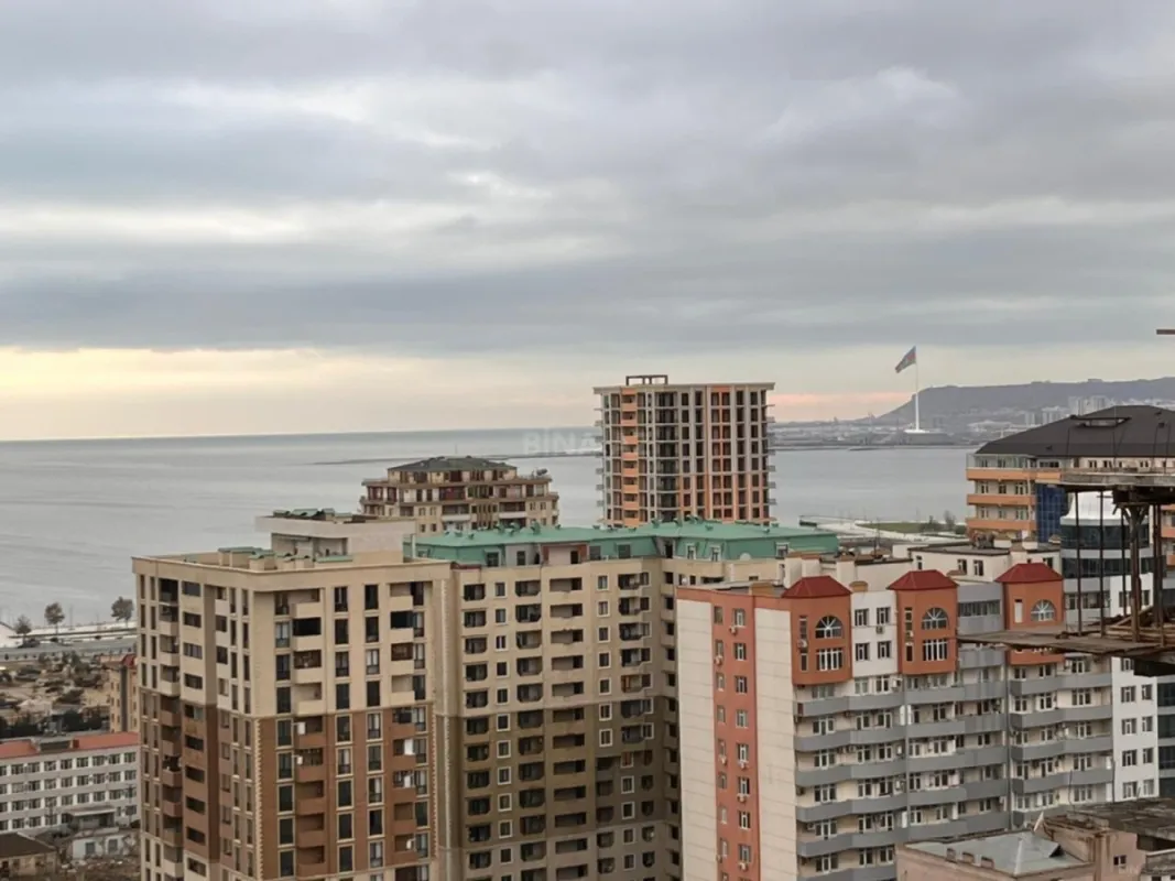 Satılır 3 otaqlı mənzil 106 m²