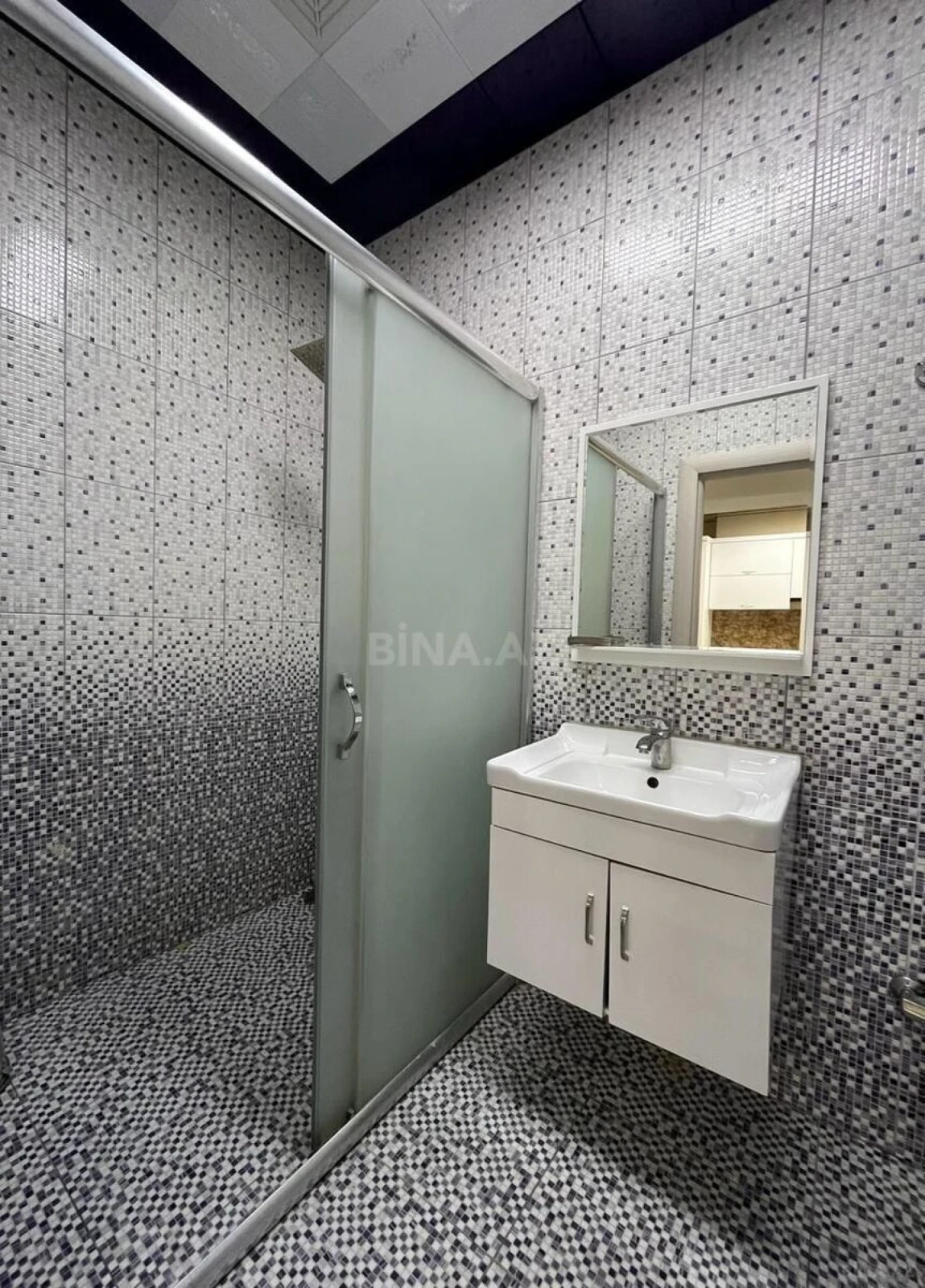 Satılır 2 otaqlı mənzil 70 m²