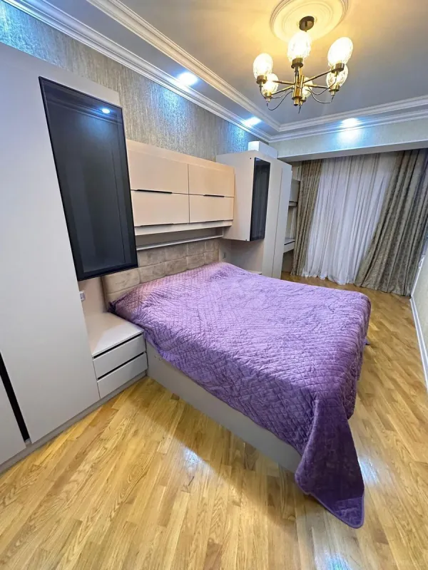 Satılır 2 otaqlı mənzil 70 m²