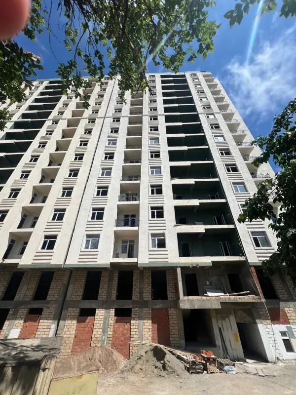 Satılır 3 otaqlı mənzil 161.7 m²