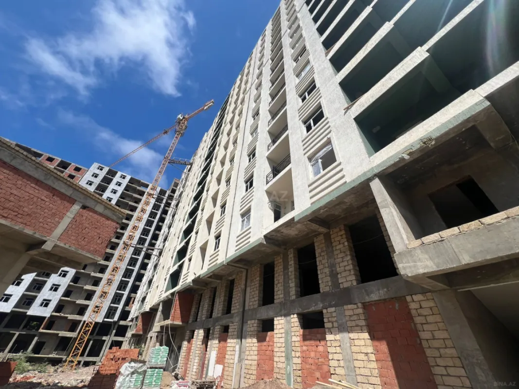 Satılır 3 otaqlı mənzil 161.7 m²