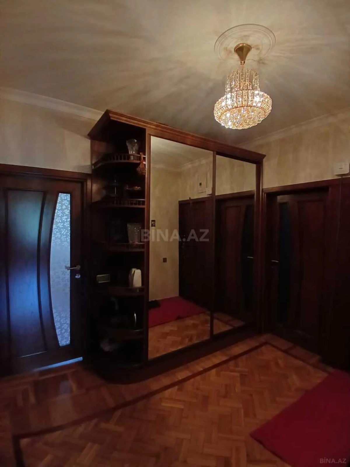 Satılır 4 otaqlı mənzil 100 m²
