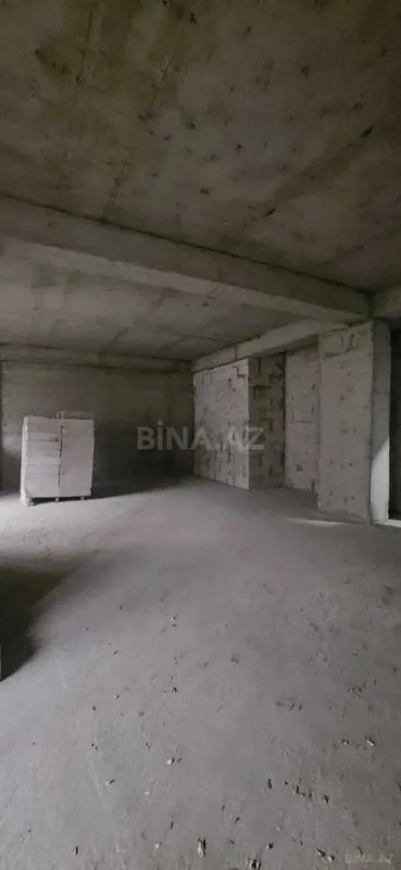 Satılır 3 otaqlı mənzil 137 m²