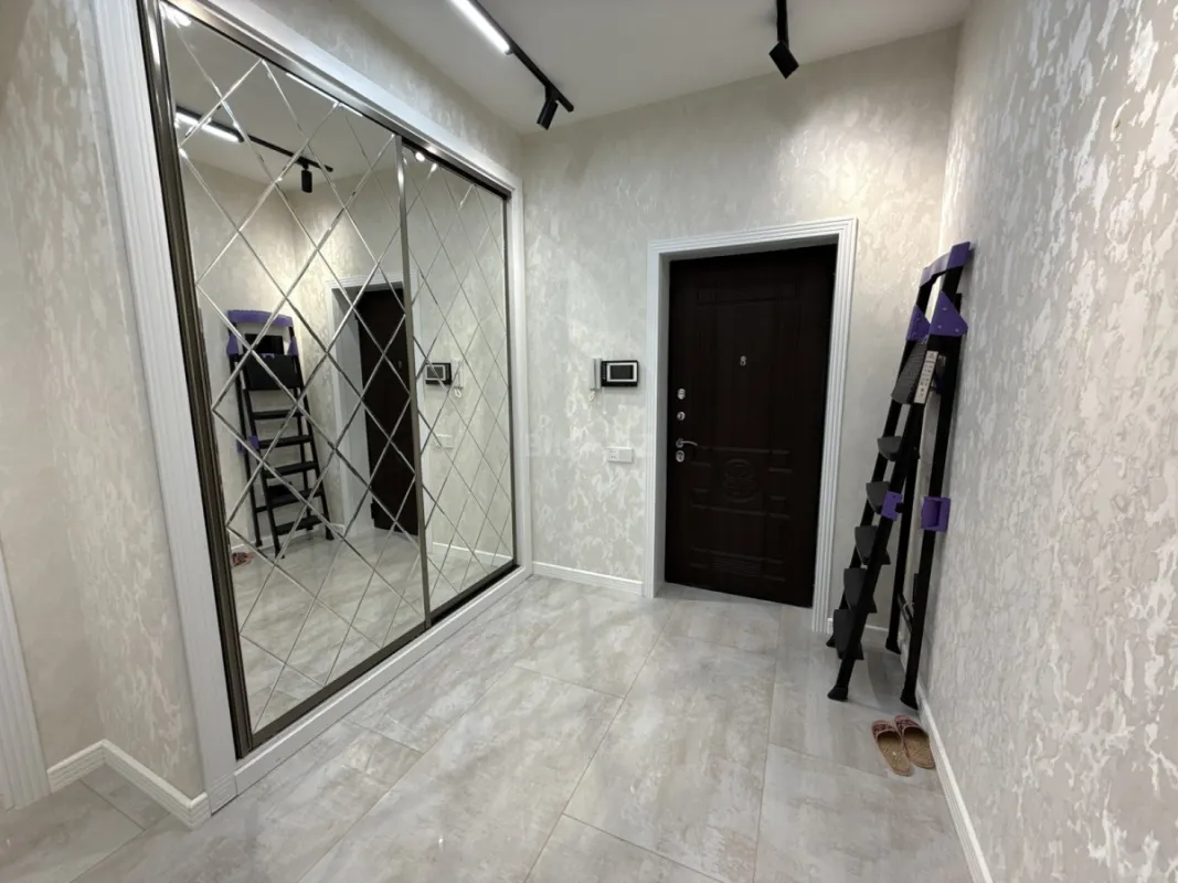 Satılır 2 otaqlı mənzil 55 m²