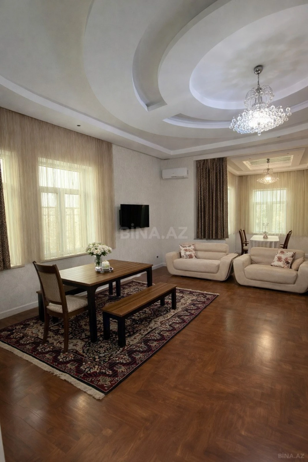 Satılır 7 otaqlı həyət evi 360 m²