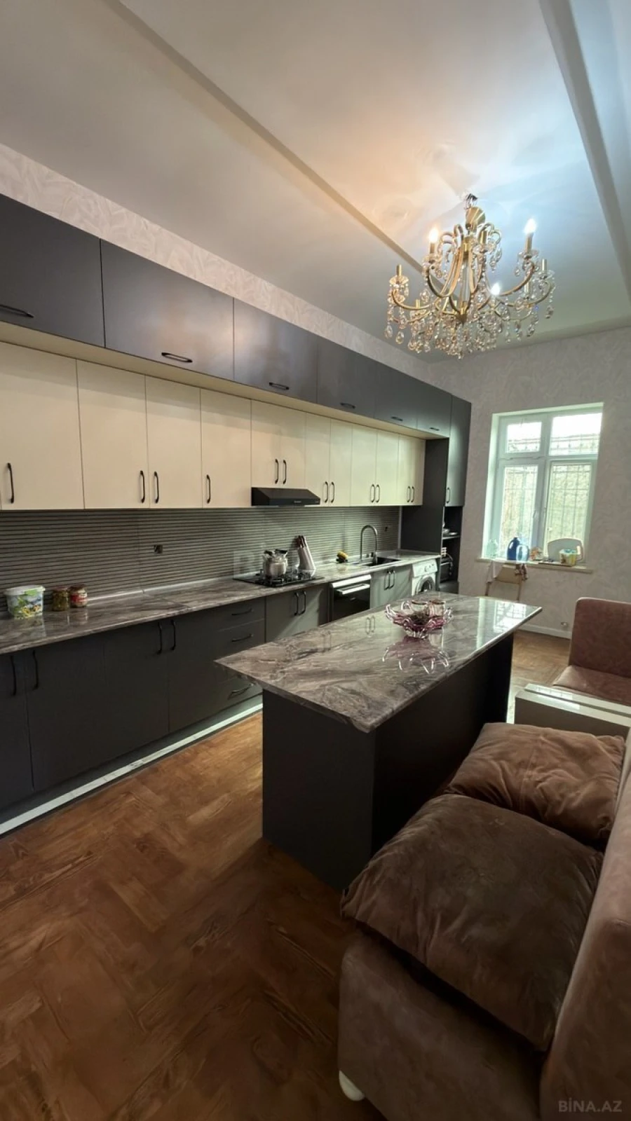 Satılır 7 otaqlı həyət evi 360 m²