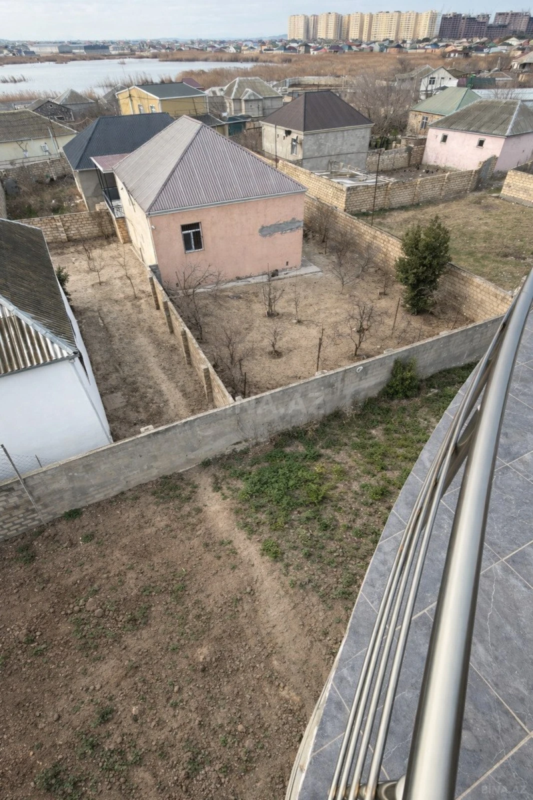 Satılır 7 otaqlı həyət evi 360 m²