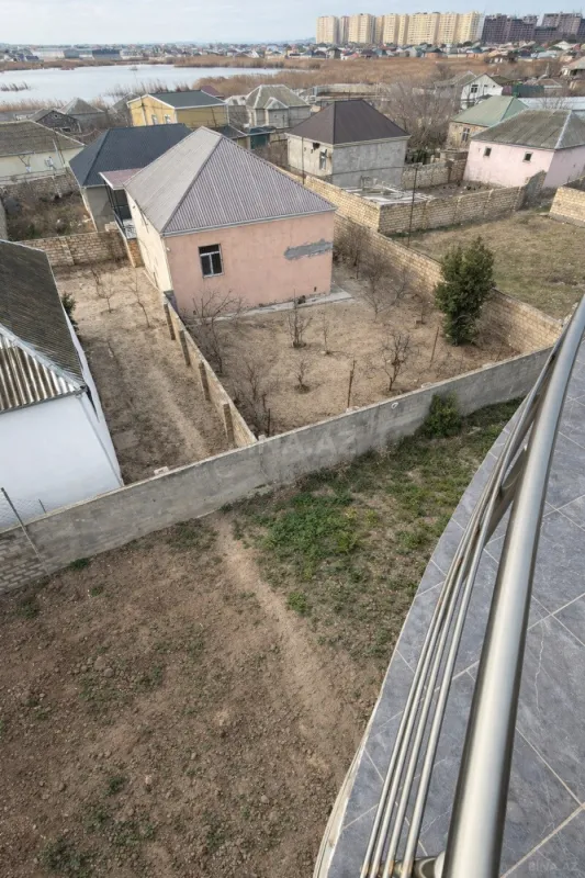 Satılır 7 otaqlı həyət evi 360 m²