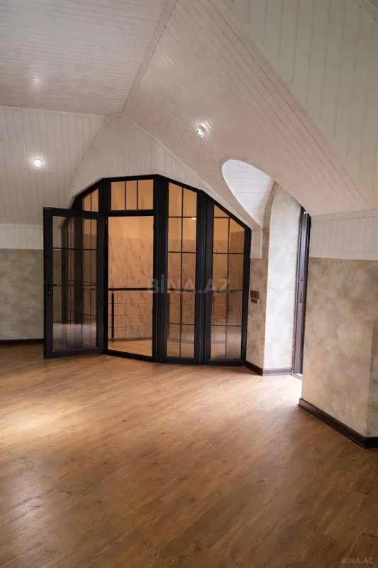 Satılır 7 otaqlı həyət evi 360 m²