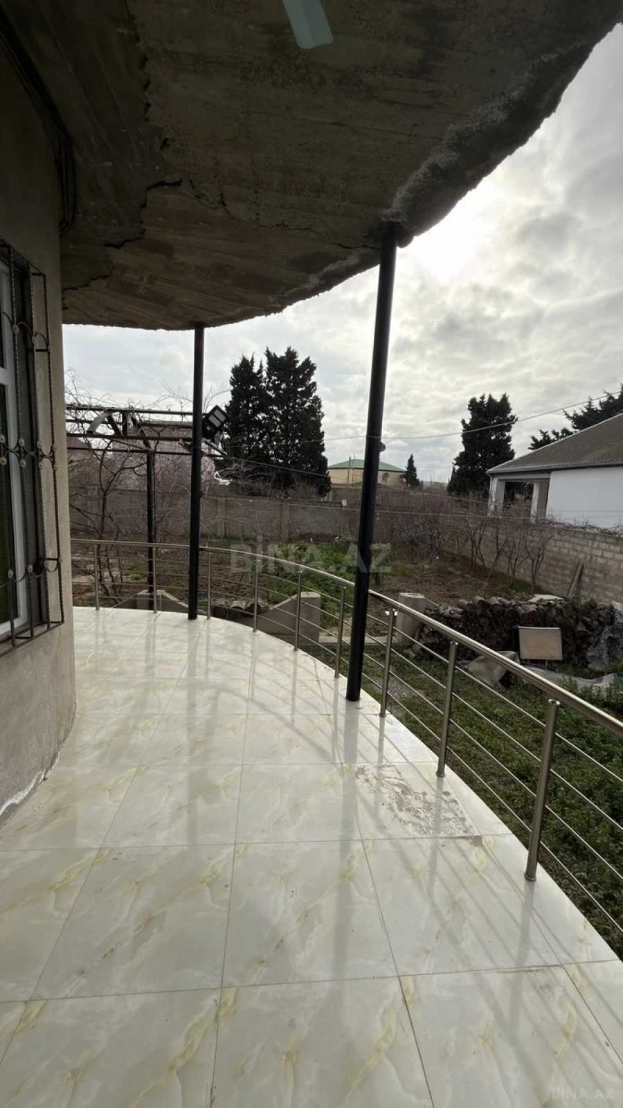 Satılır 7 otaqlı həyət evi 360 m²