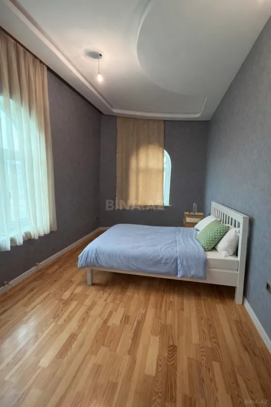 Satılır 7 otaqlı həyət evi 360 m²