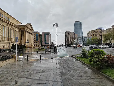 Satılır 4 otaqlı mənzil 167 m²