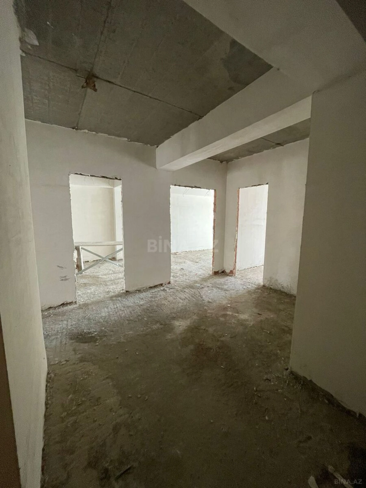Satılır 4 otaqlı mənzil 167 m²