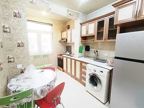 Kirayə verilir 2 otaqlı mənzil 60 m²