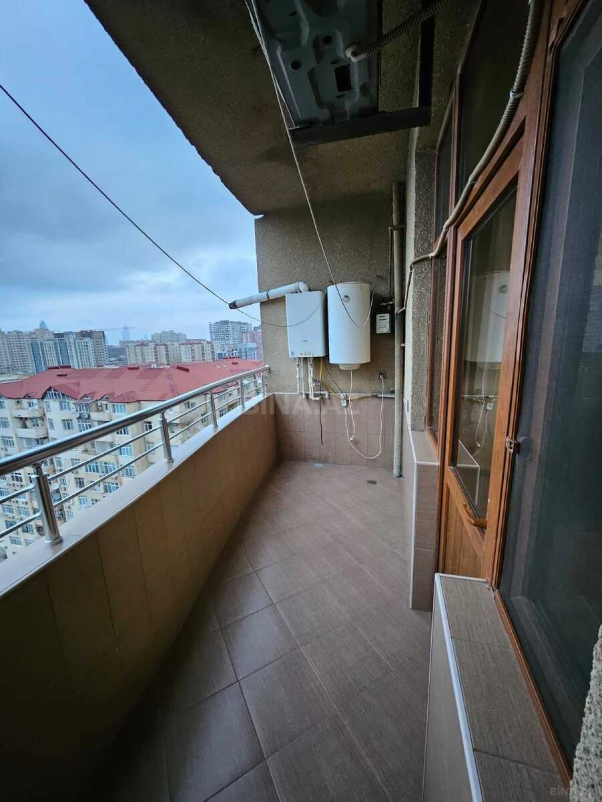 Satılır 3 otaqlı mənzil 140 m²