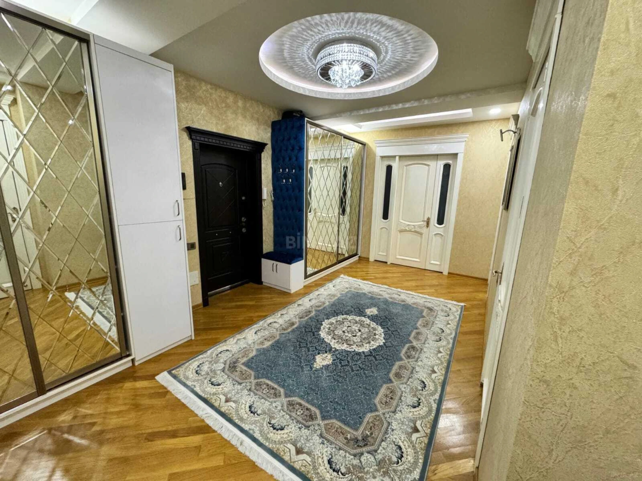 Satılır 3 otaqlı mənzil 140 m²