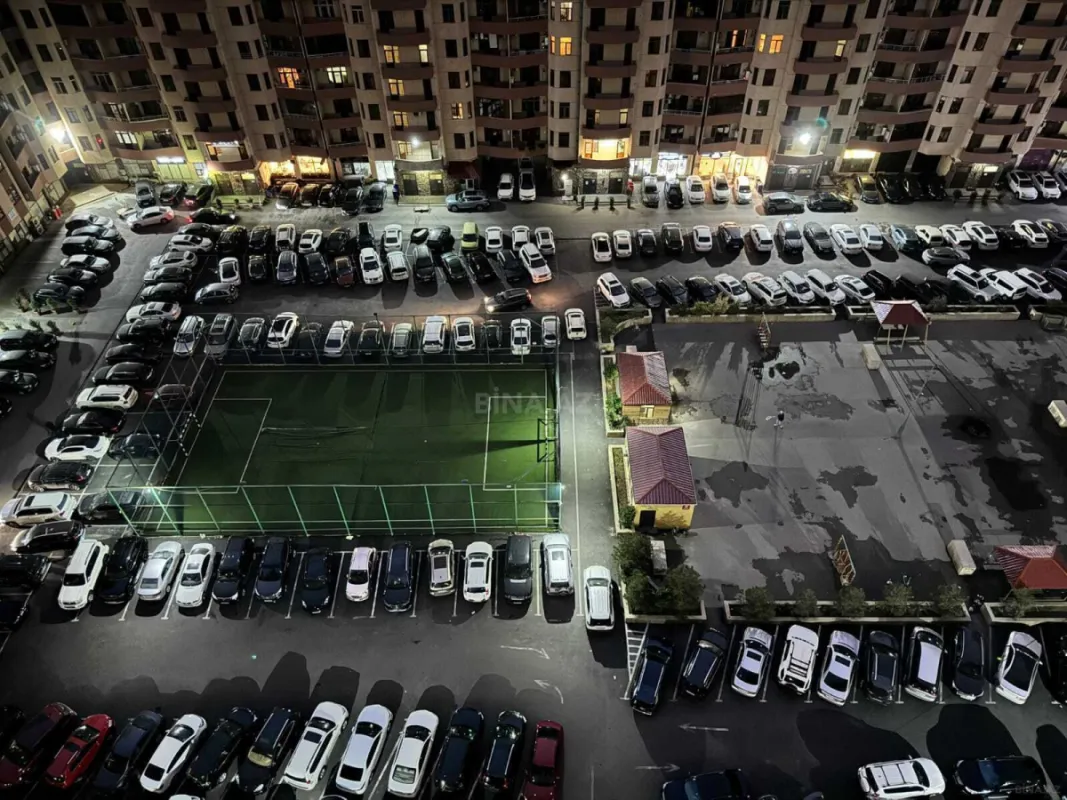 Satılır 3 otaqlı mənzil 140 m²