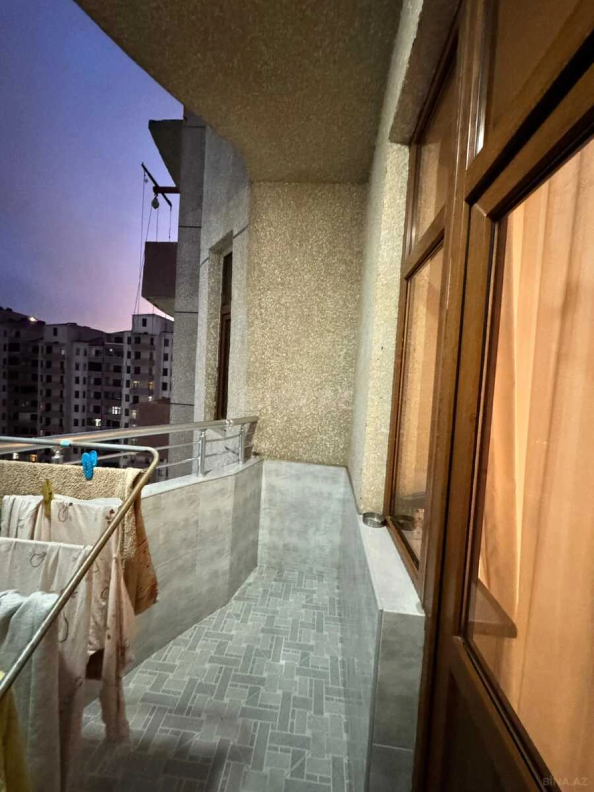 Satılır 3 otaqlı mənzil 140 m²