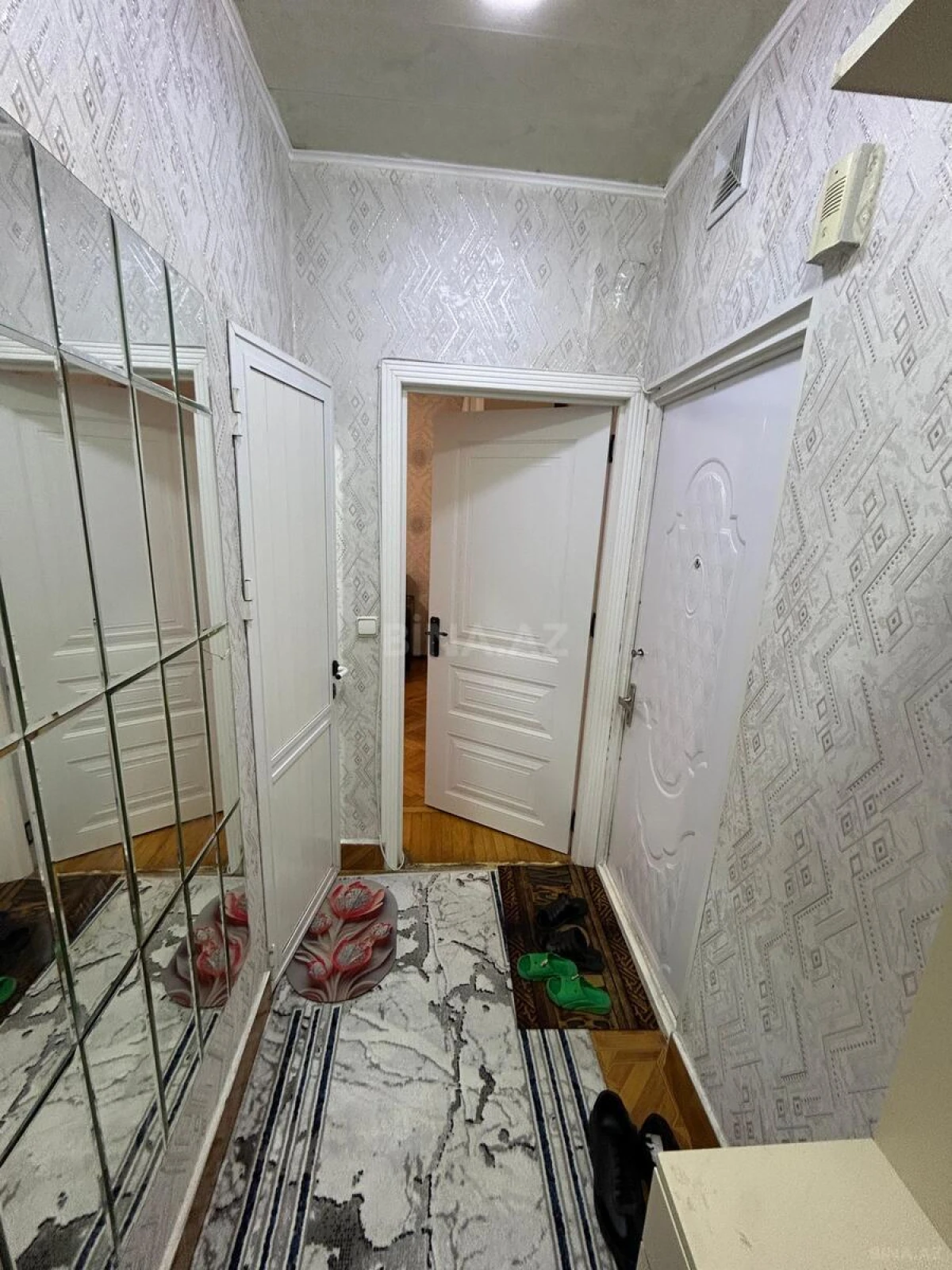 Satılır 2 otaqlı mənzil 42 m²