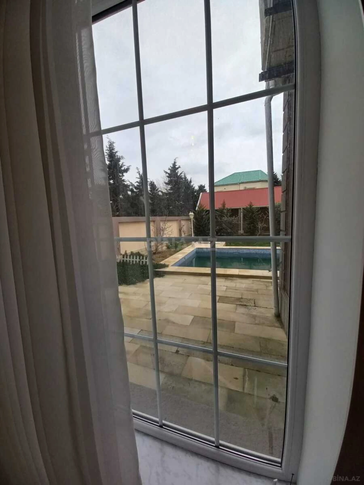 Satılır 5 otaqlı həyət evi 190 m²