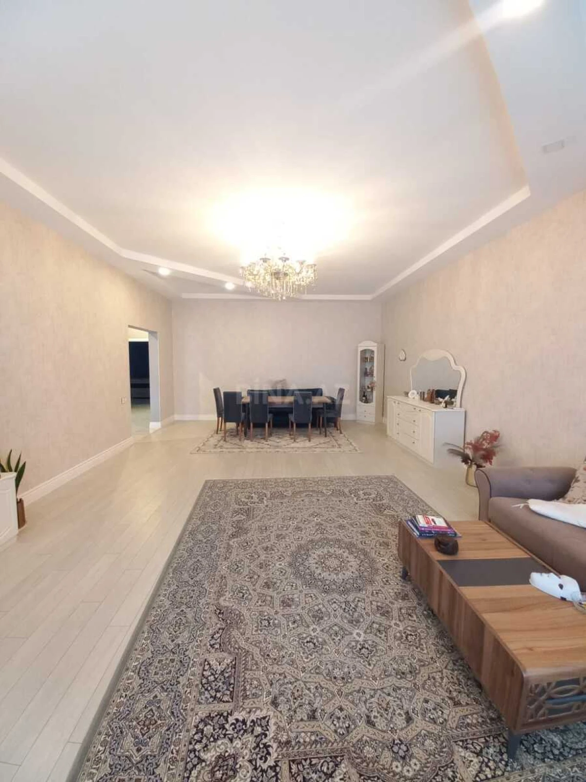 Satılır 5 otaqlı həyət evi 190 m²