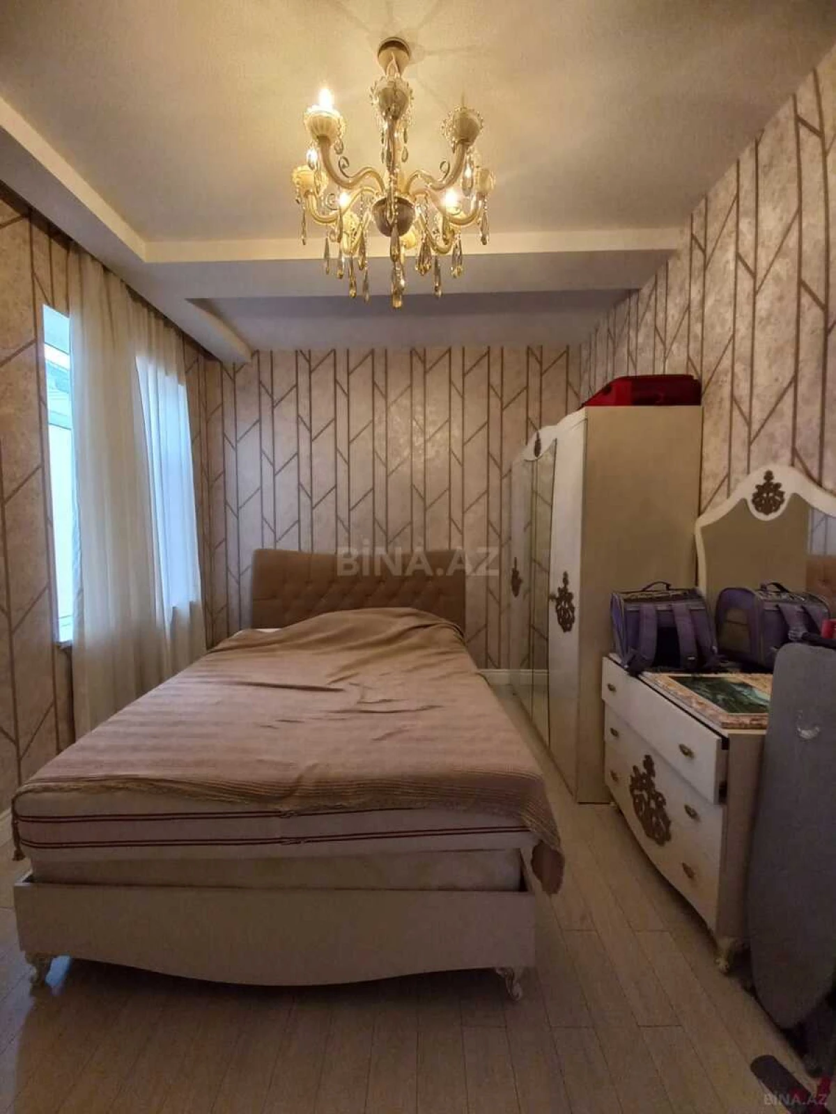 Satılır 5 otaqlı həyət evi 190 m²