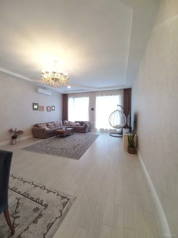 Satılır 5 otaqlı həyət evi 190 m²