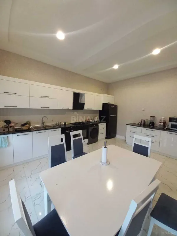 Satılır 5 otaqlı həyət evi 190 m²