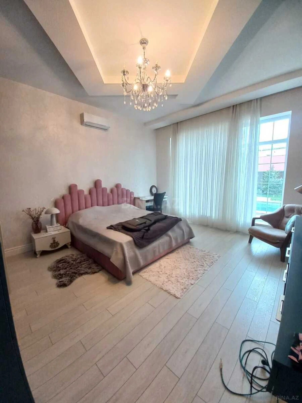 Satılır 5 otaqlı həyət evi 190 m²