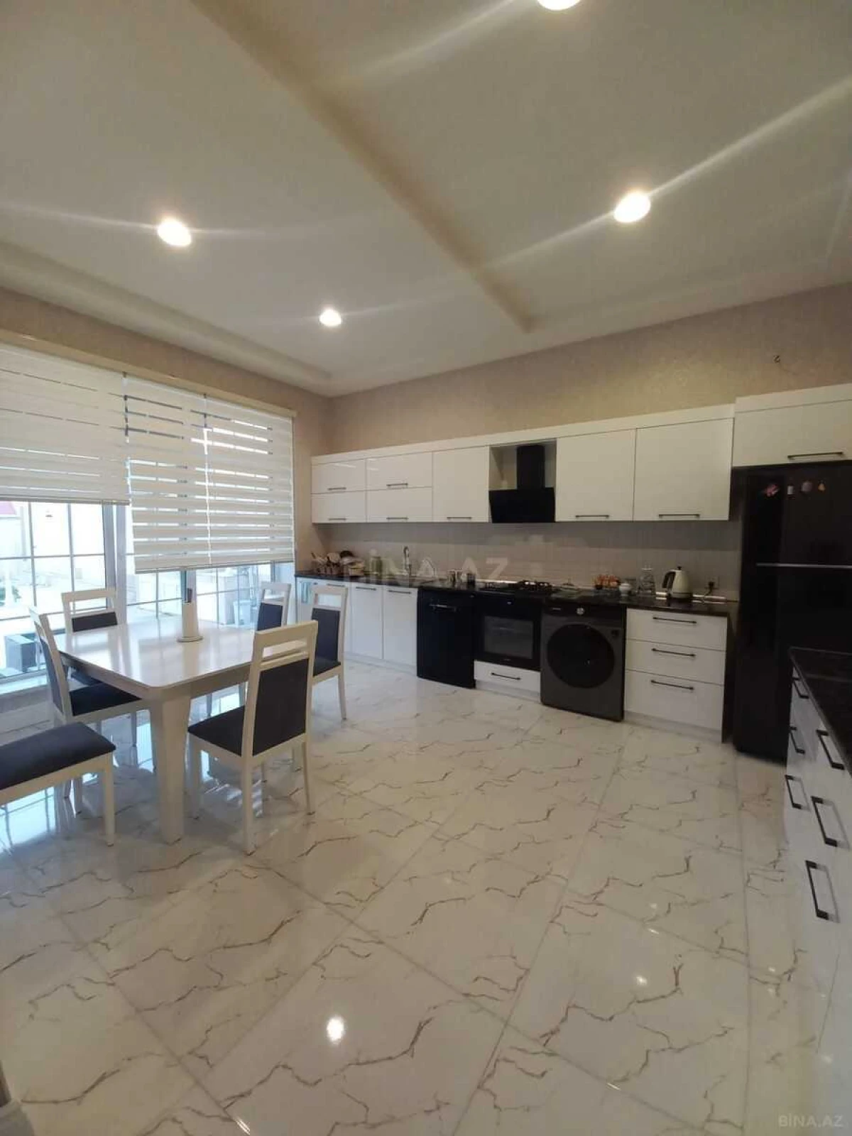 Satılır 5 otaqlı həyət evi 190 m²