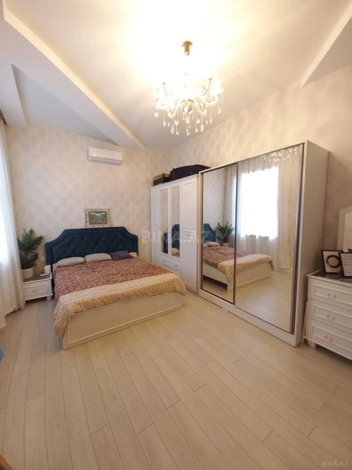 Satılır 5 otaqlı həyət evi 190 m²