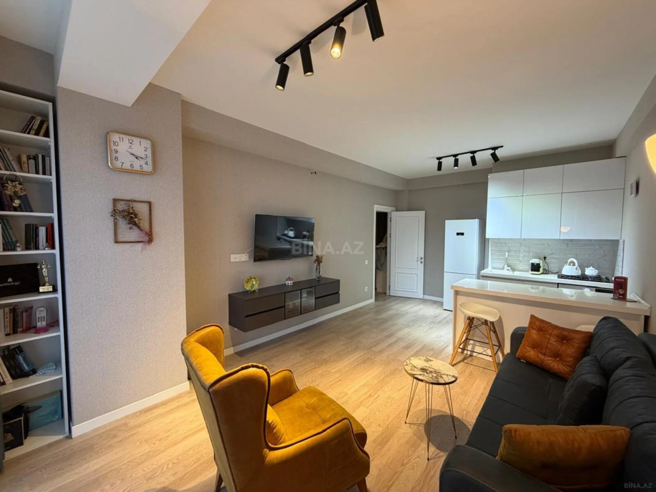 Kirayə verilir 2 otaqlı mənzil 75 m²