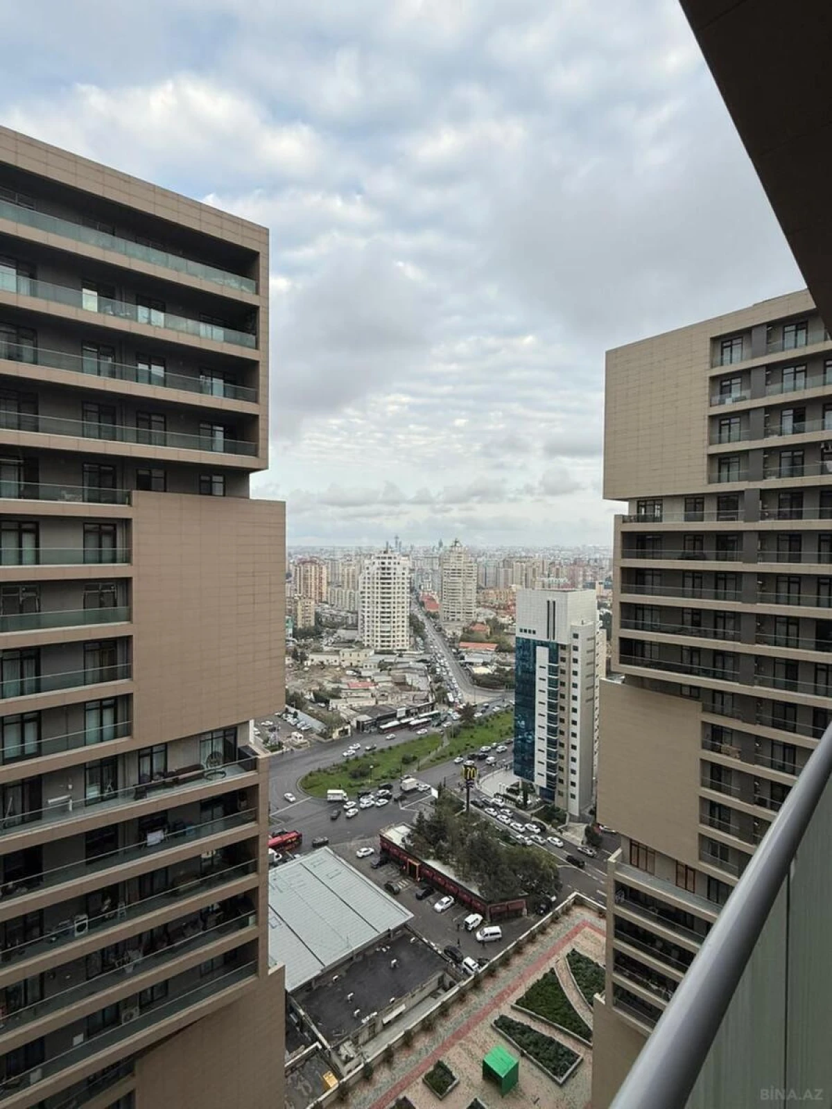 Satılır 3 otaqlı mənzil 147.5 m²