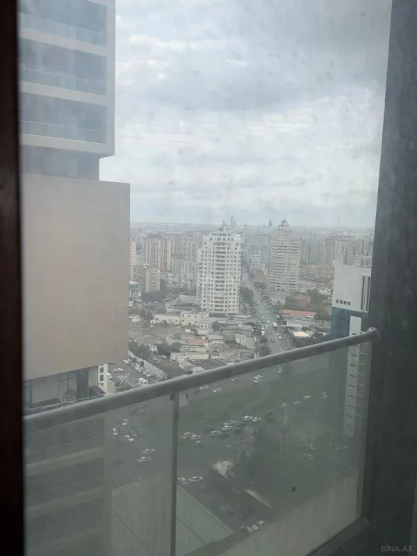 Satılır 3 otaqlı mənzil 147.5 m²
