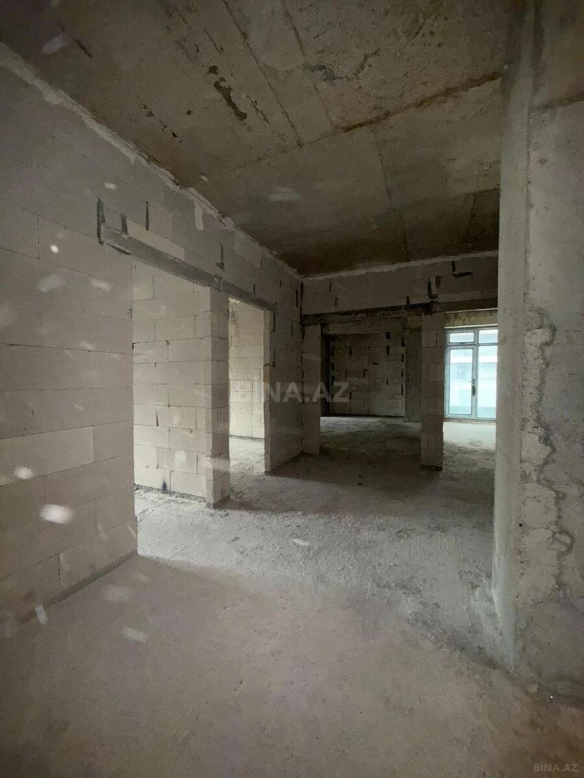 Satılır 3 otaqlı mənzil 147.5 m²