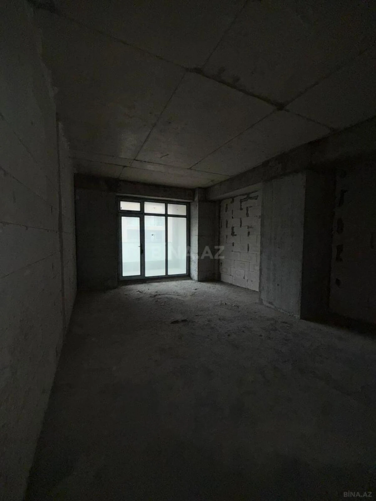 Satılır 3 otaqlı mənzil 147.5 m²