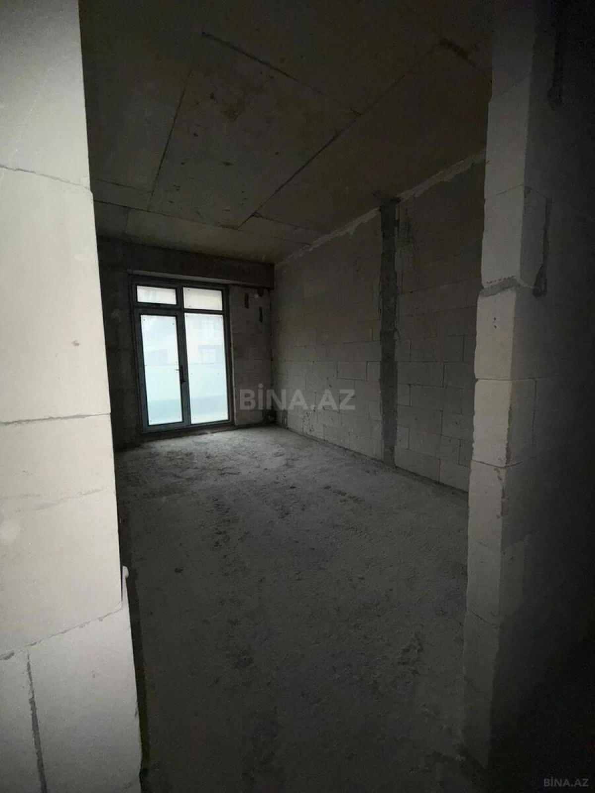 Satılır 3 otaqlı mənzil 147.5 m²