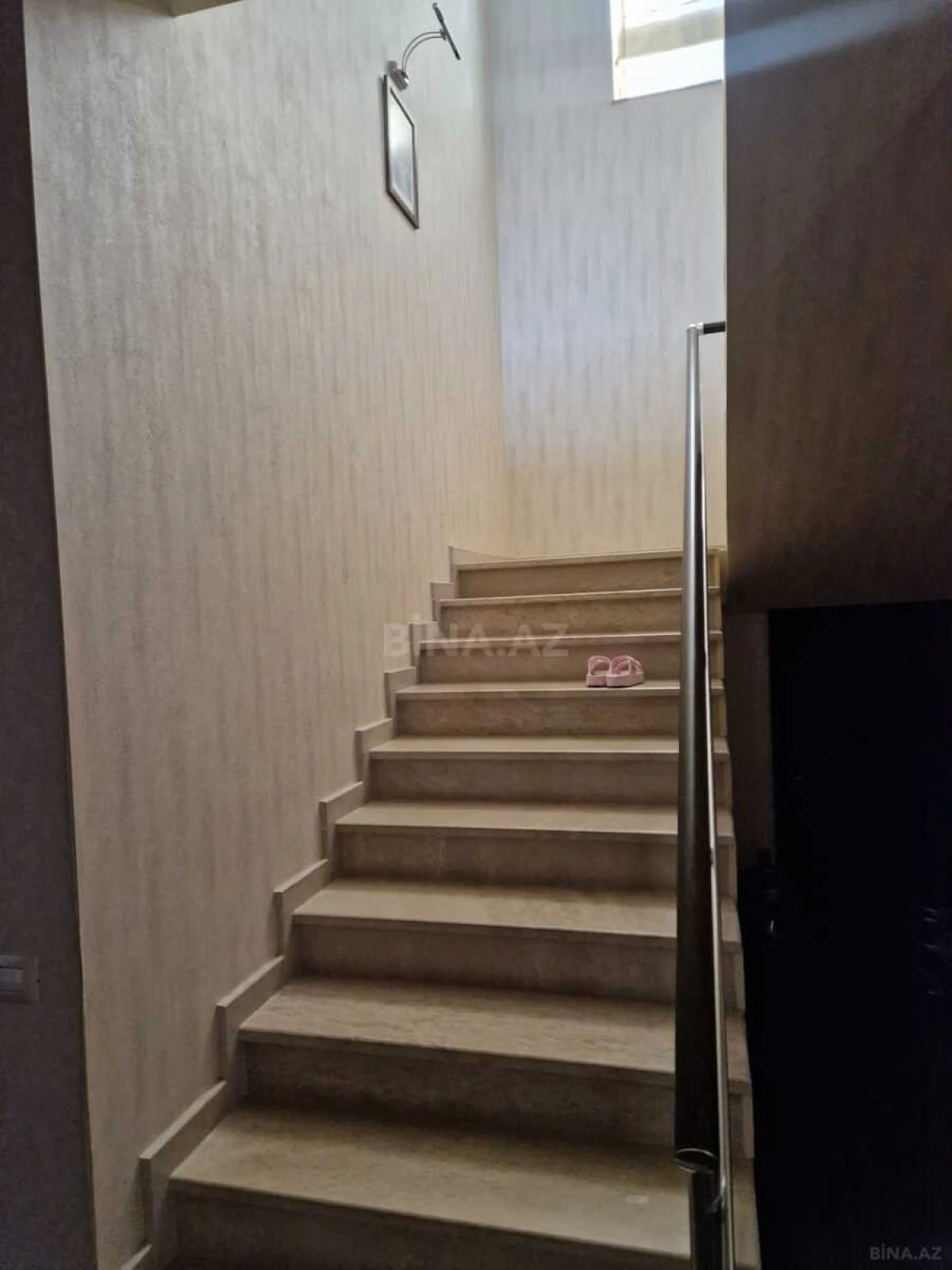 Satılır 4 otaqlı həyət evi 280 m²