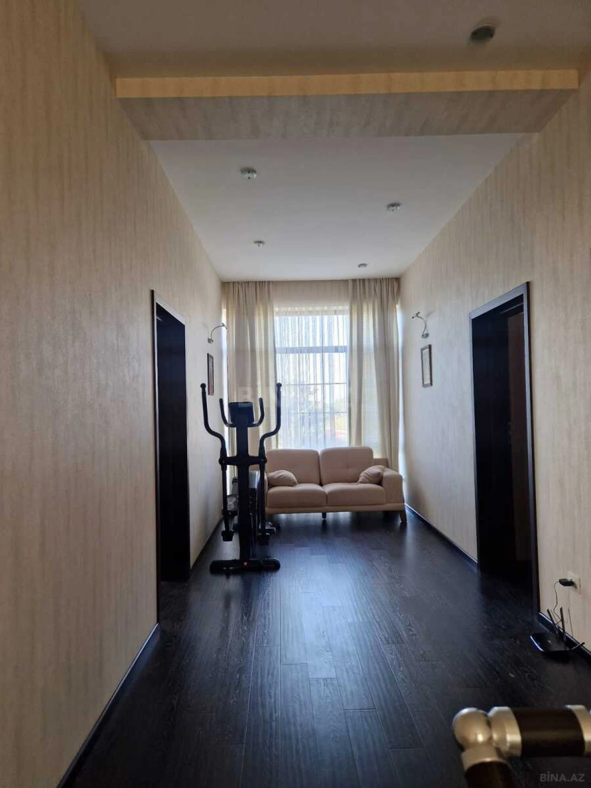 Satılır 4 otaqlı həyət evi 280 m²