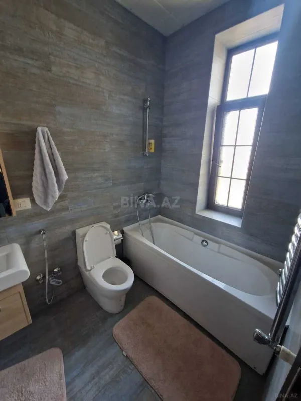 Satılır 4 otaqlı həyət evi 280 m²