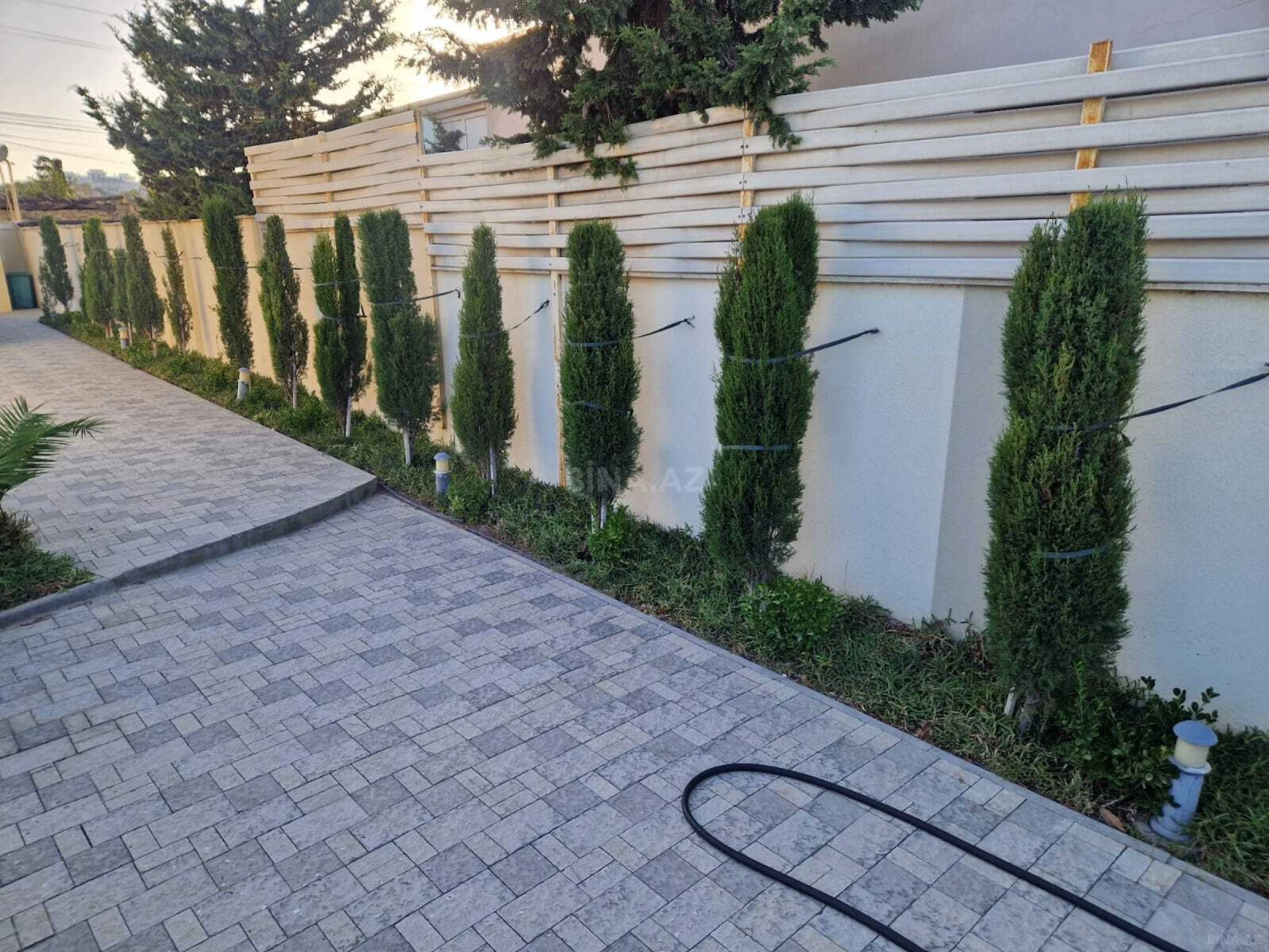 Satılır 4 otaqlı həyət evi 280 m²