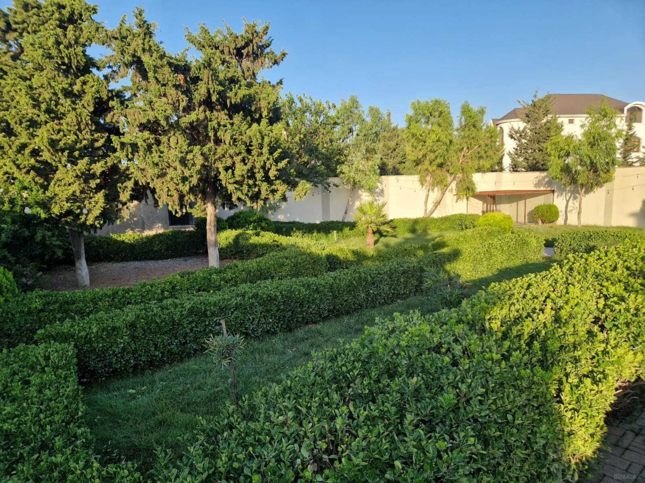 Satılır 4 otaqlı həyət evi 280 m²